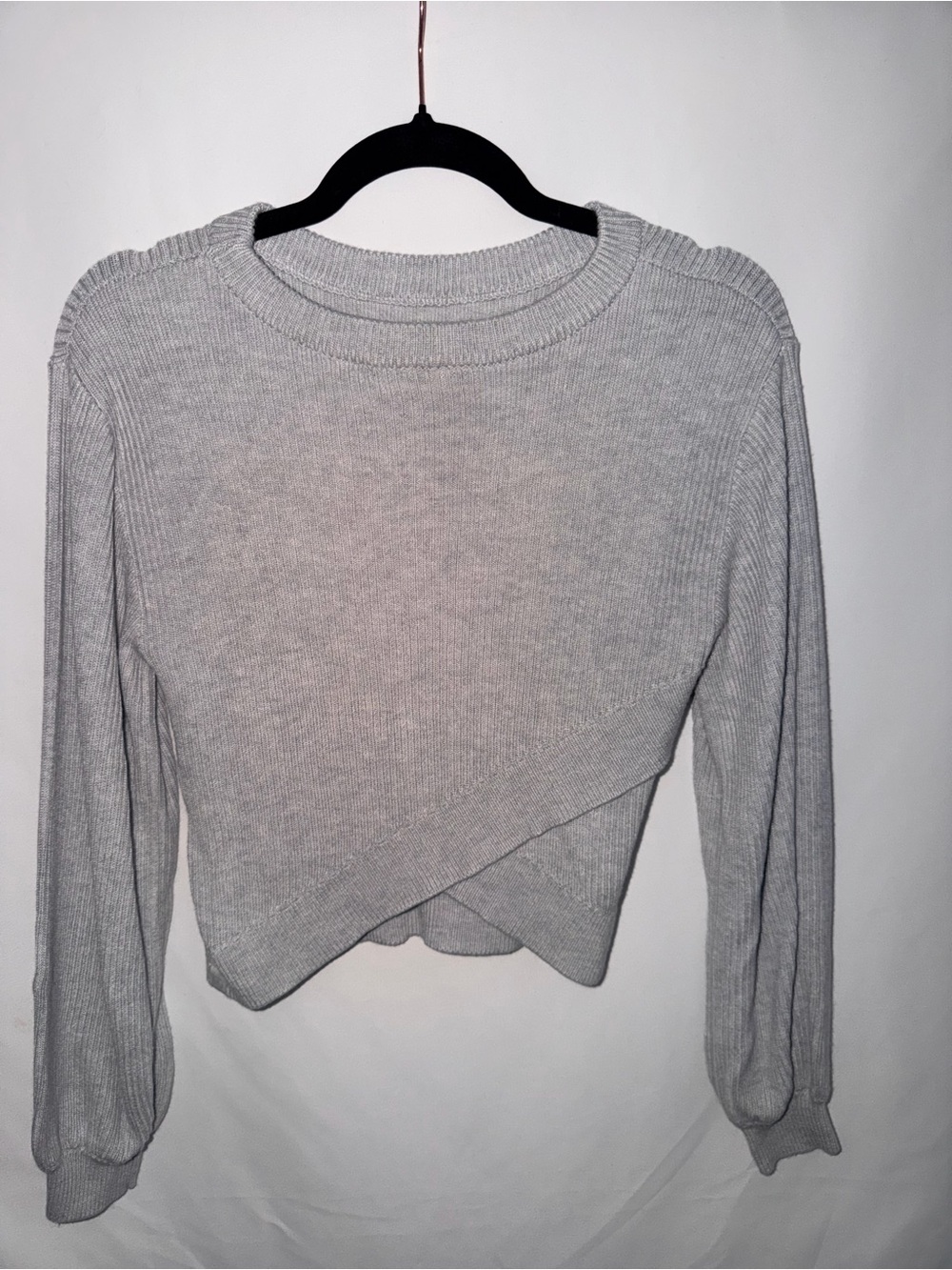Crewneck Asymmetrical Hem Knit Top - Light Gray Size S